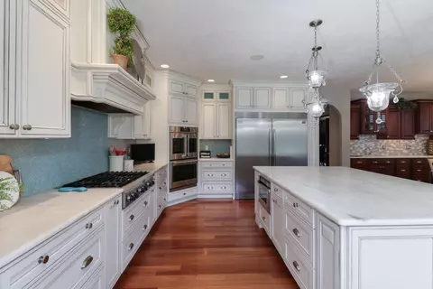 Kitchen - 32 Stonebrook Ct, Bloomington, IL 61704 photo 4 of 6