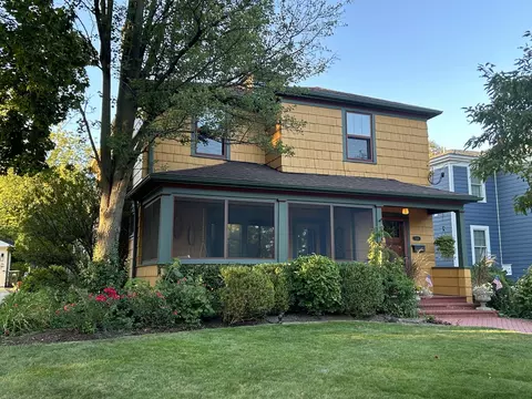 310 W Fremont St, Arlington Heights, IL 60004