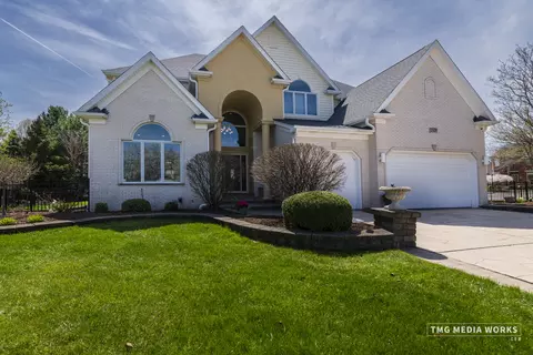 2328 Fescue Rd, Naperville, IL 60564