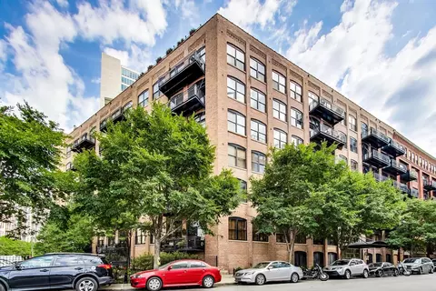 520 W Huron St #605, Chicago, IL 60654