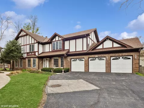 5580 Amanda Ct, Rolling Meadows, IL 60008