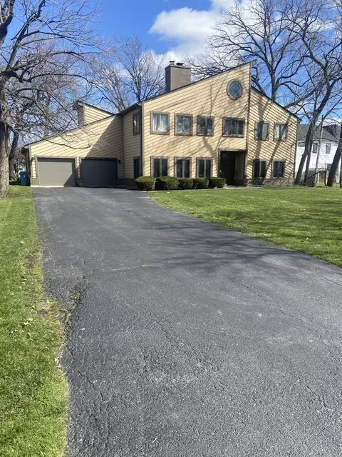 253 N Bonnie Brae Ave, Elmhurst, IL 60126