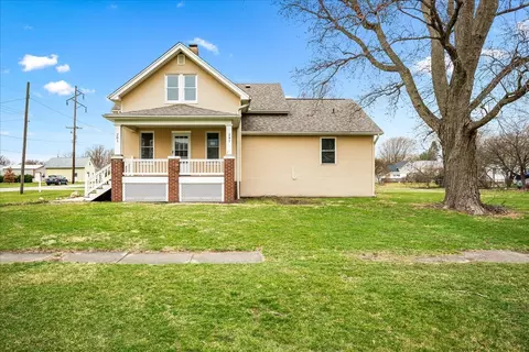 201 N Adams St, Cerro Gordo, IL 61818