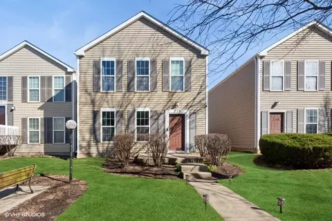 728 Four Seasons Blvd, Aurora, IL 60504