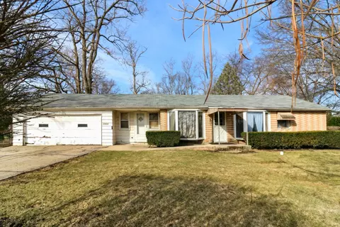 20822 N Birch St, Deerfield, IL 60015