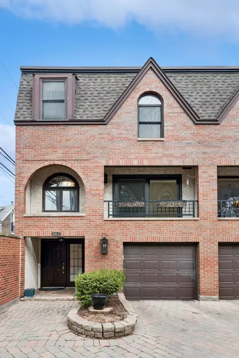 1648 N Burling #E, Chicago, IL 60614