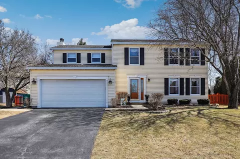 2041 Queensbury Ct, Lombard, IL 60148