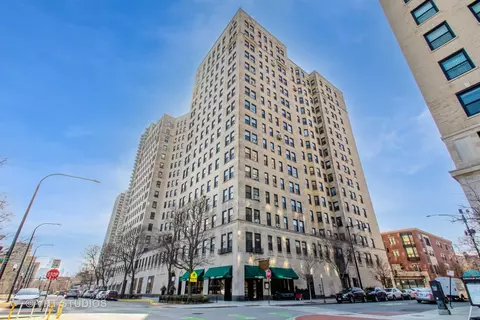2000 N Lincoln Park West St #803, Chicago, IL 60614