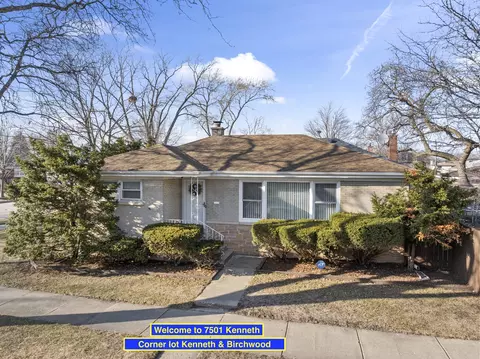 7501 Kenneth Ave, Skokie, IL 60076