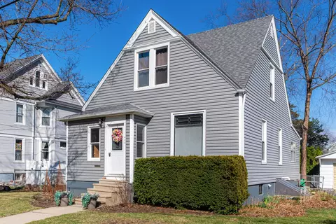 424 Washington Pl, Sycamore, IL 60178