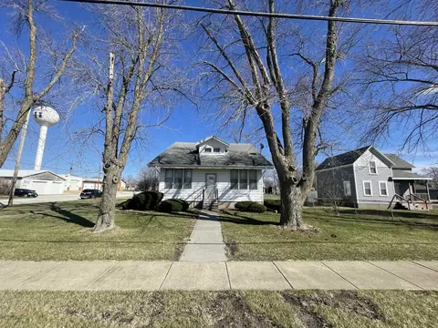 201 S Front St S, Ashkum, IL 60911