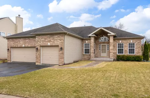 11 Glenbrook Cir, Gilberts, IL 60136