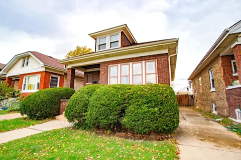 5030 W Barry Ave, Chicago, IL 60641