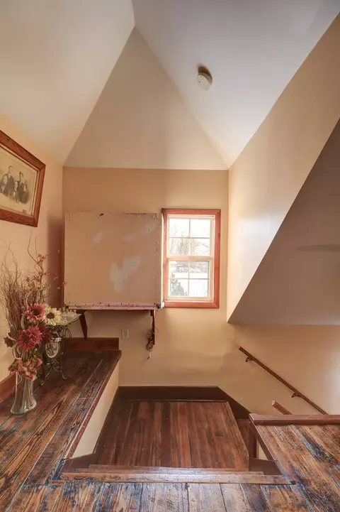 Entry Way - 1702 E 5th St, Sterling, IL 61081 photo 4 of 4