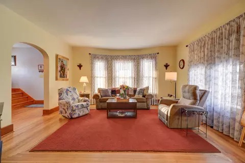 Living - 1702 E 5th St, Sterling, IL 61081 photo 2 of 4
