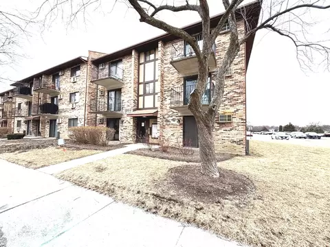 230 Klein Creek Ct #A, Carol Stream, IL 60188