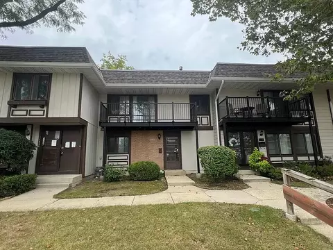 1352 Court Leona, Hanover Park, IL 60133