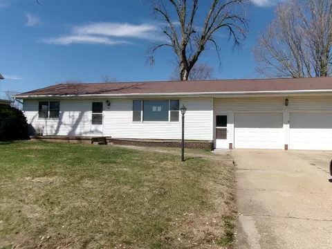 306 Silver St, Bradford, IL 61421
