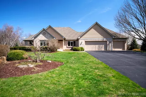 5 N601 Hazelwood Trl, Saint Charles, IL 60175