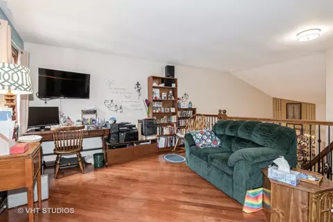 1633 Pebble Beach Dr, Hoffman Estates, IL 60169 photo 13