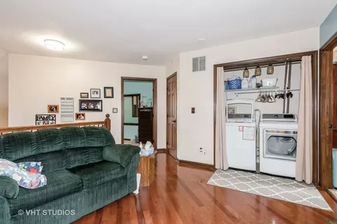 1633 Pebble Beach Dr, Hoffman Estates, IL 60169 photo 14