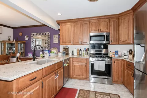 1633 Pebble Beach Dr, Hoffman Estates, IL 60169 photo 10