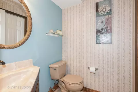 1633 Pebble Beach Dr, Hoffman Estates, IL 60169 photo 12