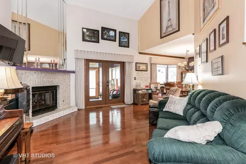 1633 Pebble Beach Dr, Hoffman Estates, IL 60169 photo 6