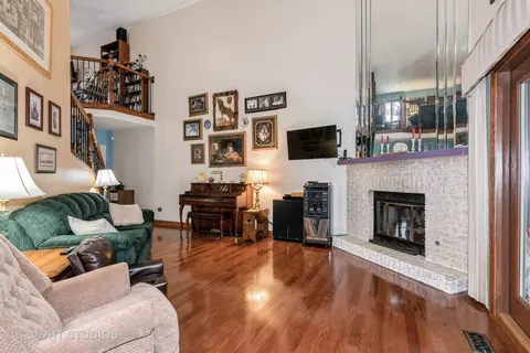 1633 Pebble Beach Dr, Hoffman Estates, IL 60169 photo 5