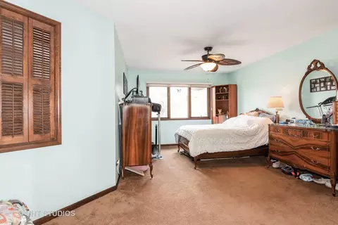 1633 Pebble Beach Dr, Hoffman Estates, IL 60169 photo 16