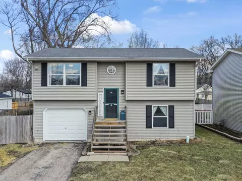 117 N Greenfield Ave, Crystal Lake, IL 60014