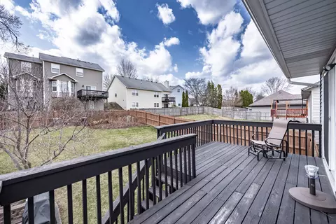 Exterior - 624 Alice Pl, Elgin, IL 60123 photo 2 of 4