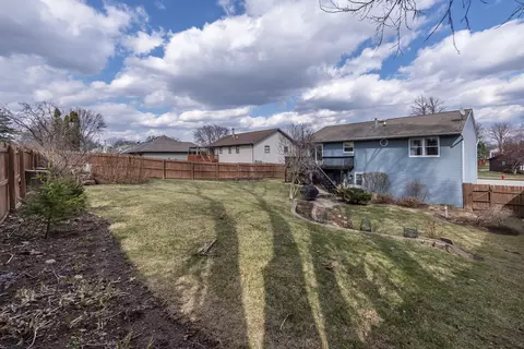 Exterior - 624 Alice Pl, Elgin, IL 60123 photo 4 of 4