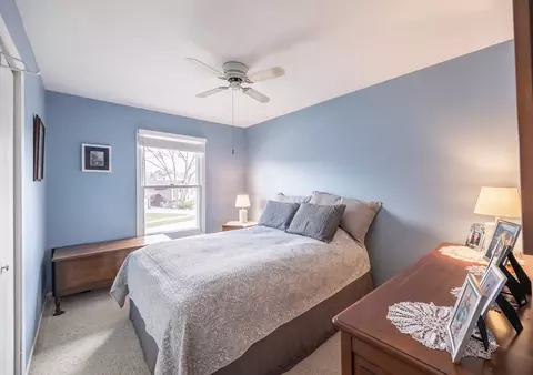 Bedroom - 624 Alice Pl, Elgin, IL 60123 photo 2 of 3
