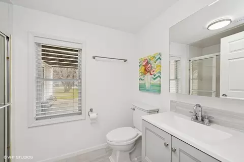 Bath - 4617 William St, Johnsburg, IL 60051 photo 3 of 3