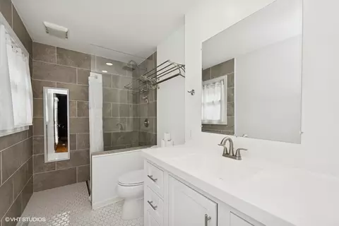 Bath - 4617 William St, Johnsburg, IL 60051 photo 2 of 3