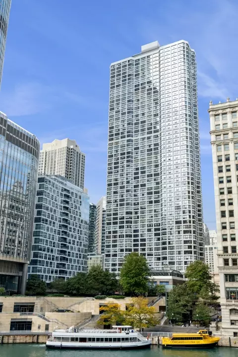 405 N Wabash Ave #3811, Chicago, IL 60611