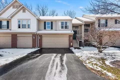 65 Samuel Dr, Streamwood, IL 60107