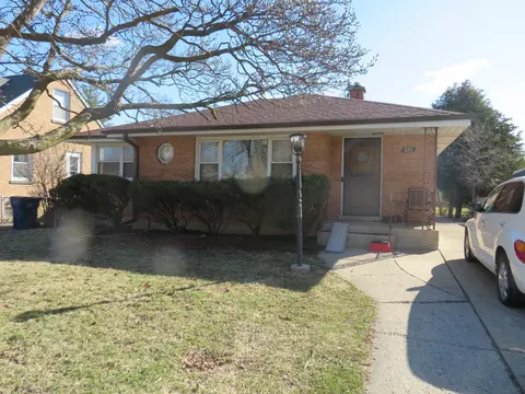 121 N Ardmore Ave, Villa Park, IL 60181