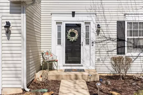 2120 Sanborn Cir, Plainfield, IL 60586 photo 2