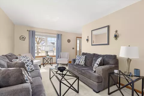 2120 Sanborn Cir, Plainfield, IL 60586 photo 4