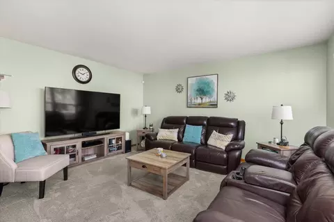 2120 Sanborn Cir, Plainfield, IL 60586 photo 12