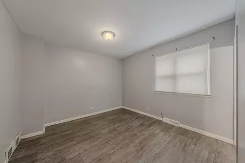 370 Bent St, Elgin, IL 60120 photo 6