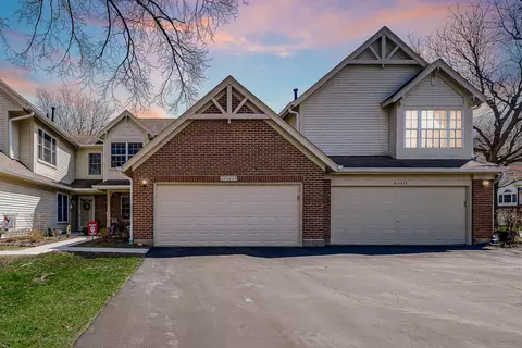 30 W027 Penny Ln, Warrenville, IL 60555