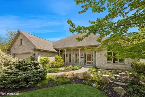 603 Iris Ct, Crystal Lake, IL 60014