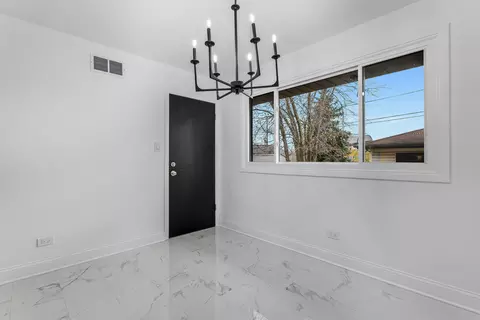 Dining - 3337 Washington St, Lansing, IL 60438 photo 1 of 1
