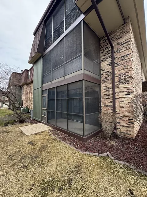 9170 South Rd #A, Palos Hills, IL 60465