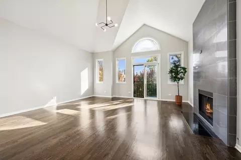 Living - 1540 E 65th Pl #3, Chicago, IL 60637 photo 2 of 2
