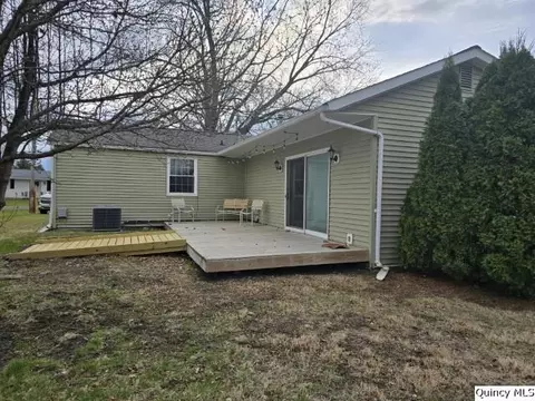 35 N 2nd St, Carthage, IL 62321 photo 21