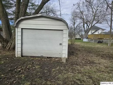 35 N 2nd St, Carthage, IL 62321 photo 27
